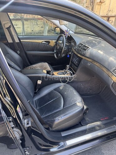Mercedes E 320-6
