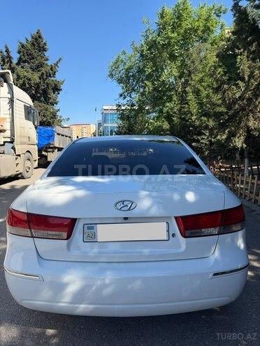 Hyundai Sonata-4