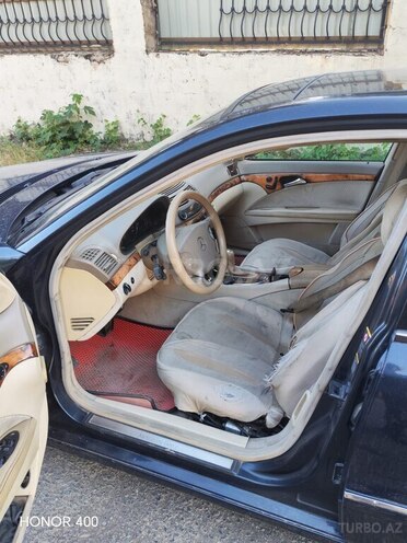 Mercedes E 270-6