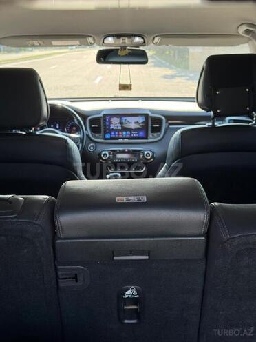 Kia Sorento-8