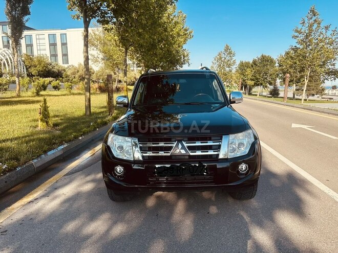 Mitsubishi Pajero-1