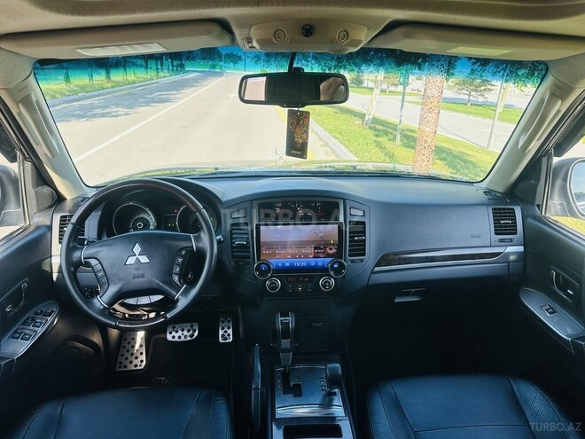 Mitsubishi Pajero-3