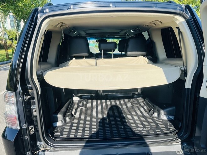 Mitsubishi Pajero-10