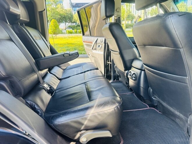 Mitsubishi Pajero-20