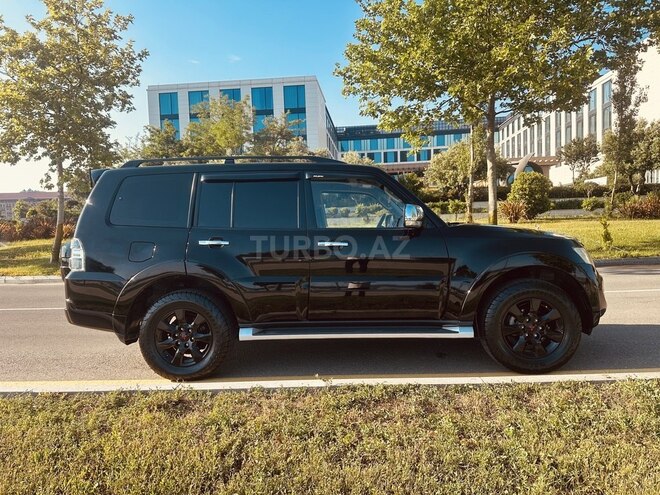 Mitsubishi Pajero-9
