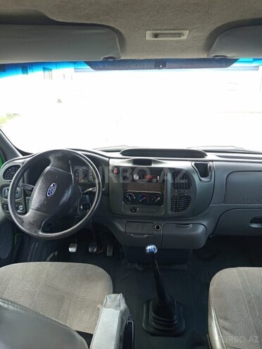 Ford Transit-5