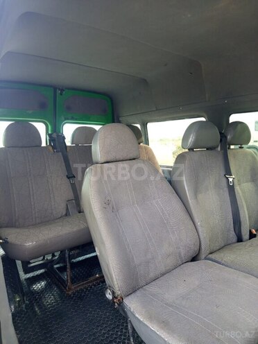 Ford Transit-6