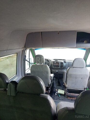 Ford Transit-8