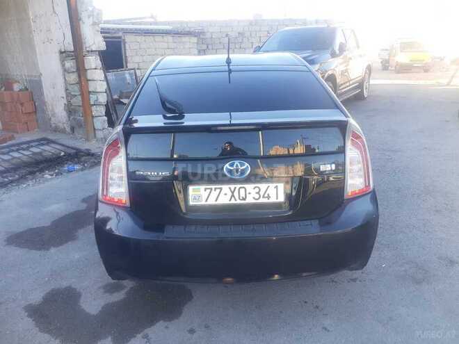 Toyota Prius-4