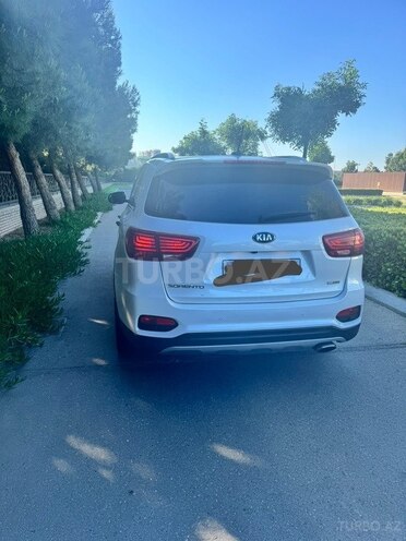 Kia Sorento-4