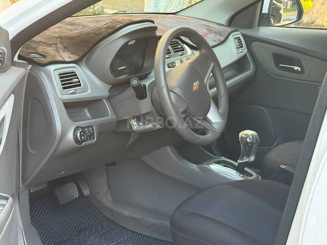 Chevrolet Cobalt-10