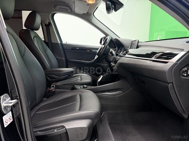 BMW X1-10