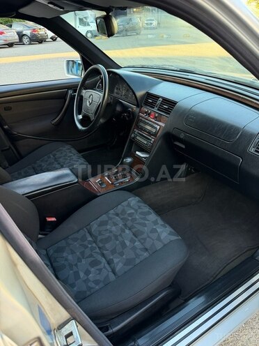 Mercedes C 200-10