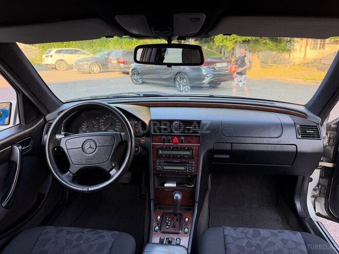Mercedes C 200-13