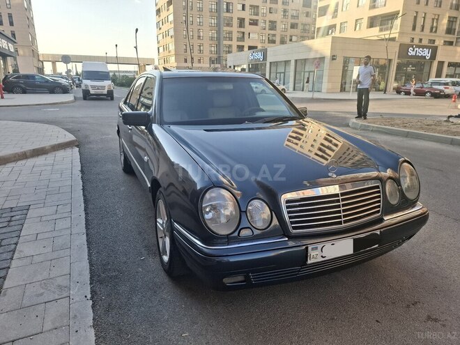 Mercedes E 200-1