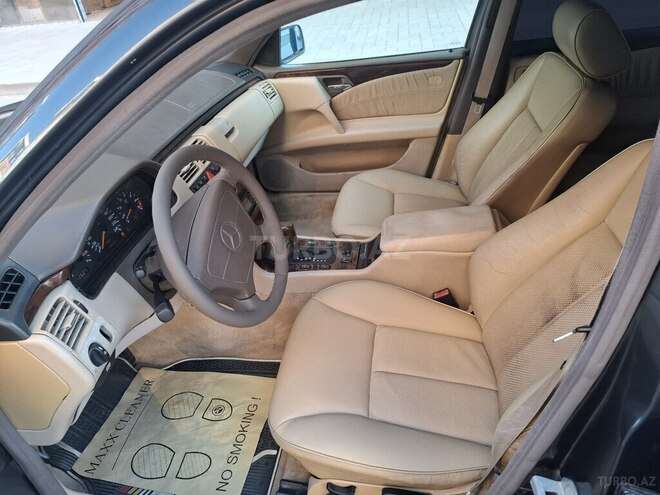 Mercedes E 200-7