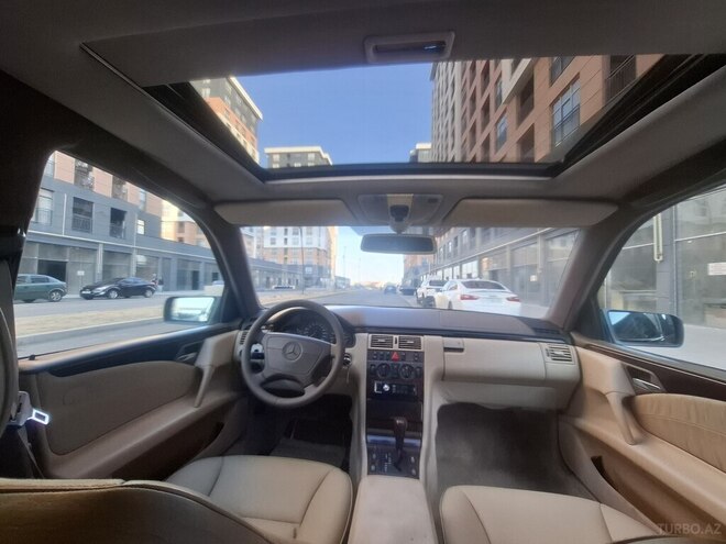 Mercedes E 200-10