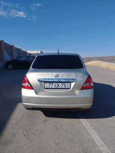 Nissan Tiida-5