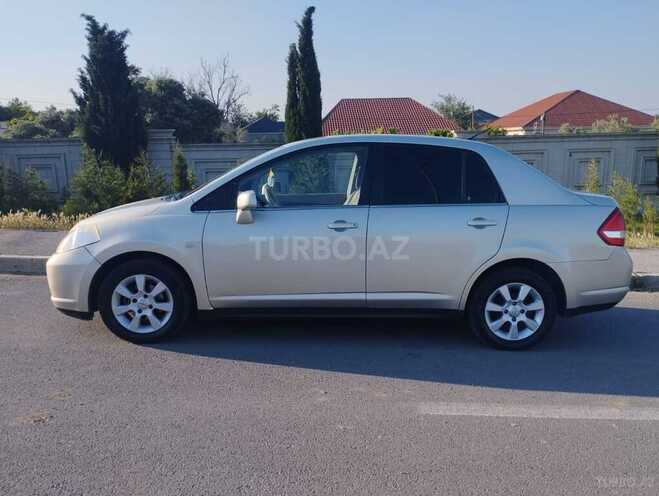 Nissan Tiida-8