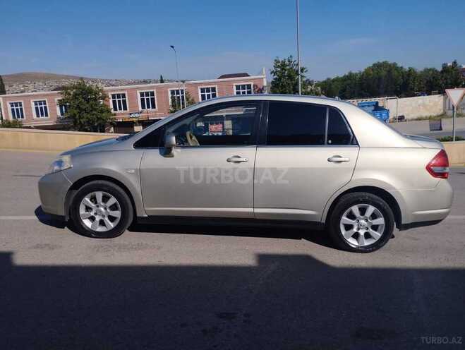 Nissan Tiida-3