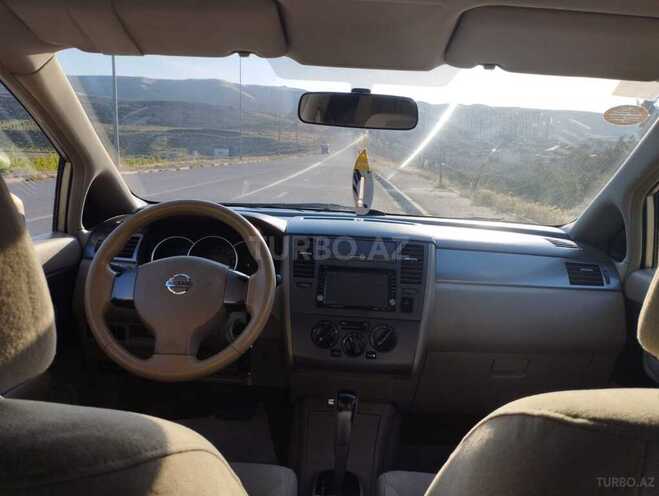 Nissan Tiida-6