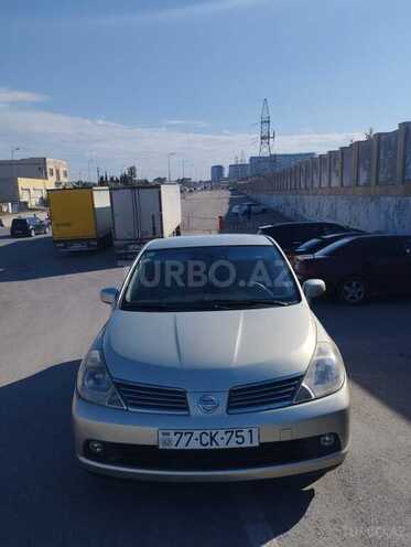 Nissan Tiida-4