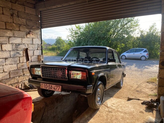 LADA (VAZ) 2107-2
