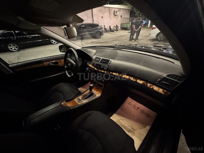 Mercedes E 220-17