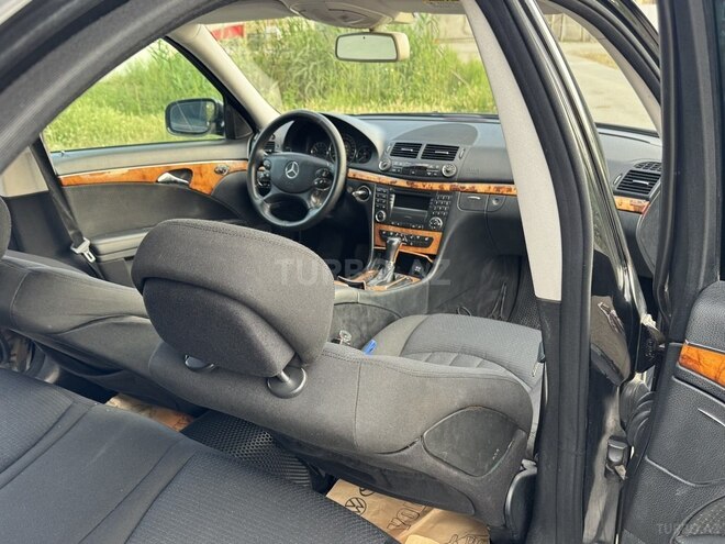 Mercedes E 220-10