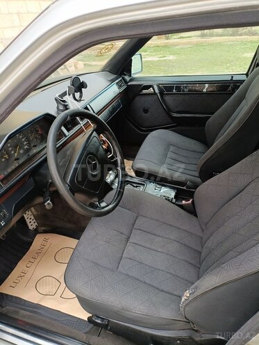 Mercedes 220 E-10
