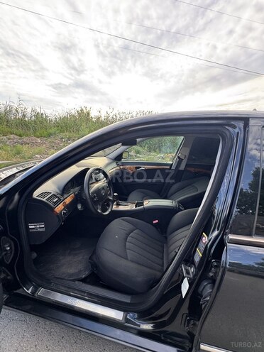 Mercedes E 220-12