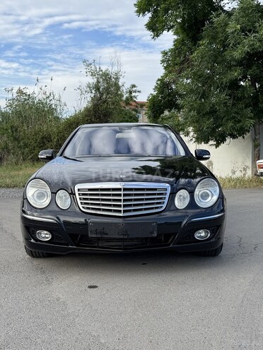 Mercedes E 220-1