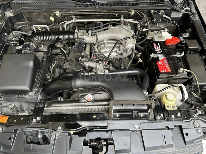 Mitsubishi Pajero-21