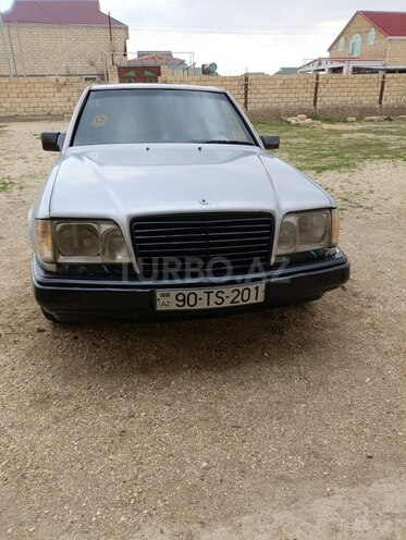 Mercedes 220 E-4