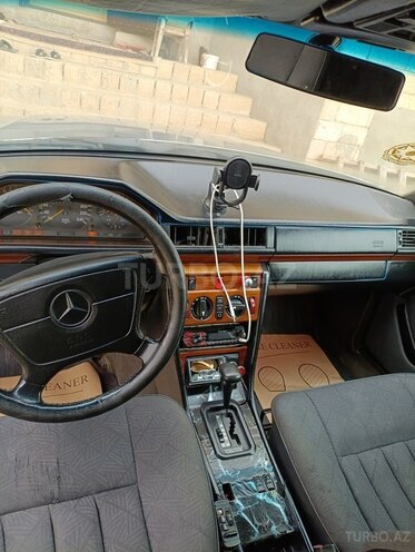 Mercedes 220 E-9