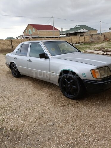 Mercedes 220 E-7