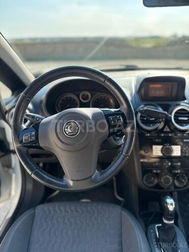 Opel Corsa-12