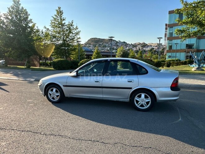 Opel Vectra-3