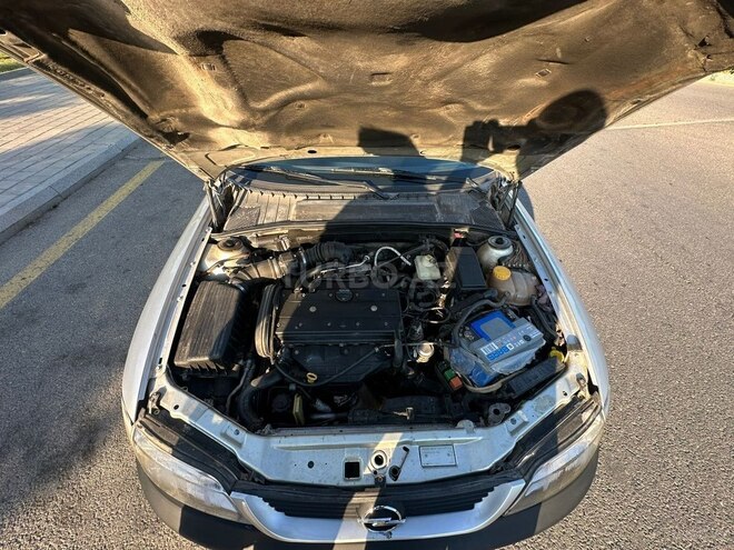 Opel Vectra-12