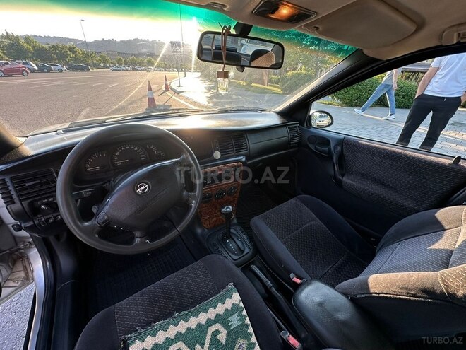 Opel Vectra-11