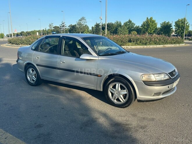 Opel Vectra-4