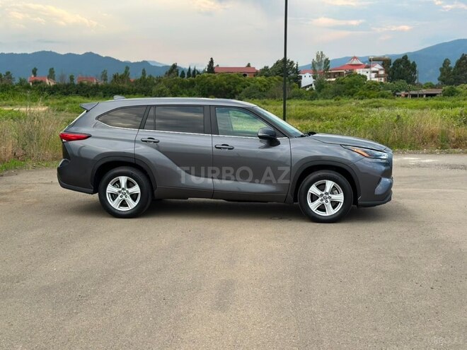 Toyota Highlander-2