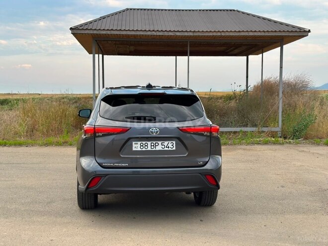 Toyota Highlander-4