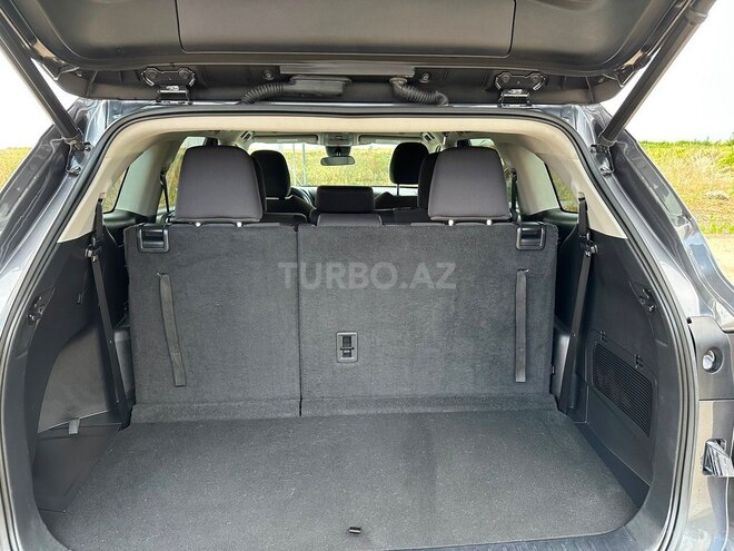 Toyota Highlander-11
