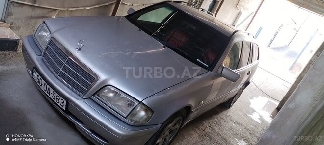 Mercedes C 200-1