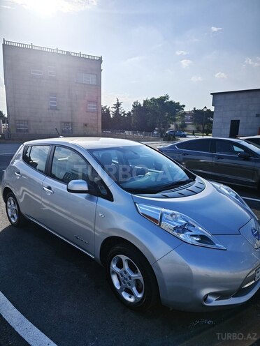 Nissan Leaf-5