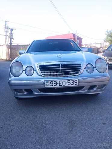 Mercedes E 220-1
