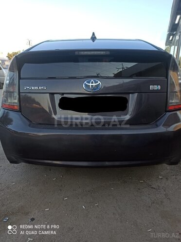 Toyota Prius-2