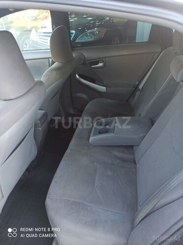 Toyota Prius-5