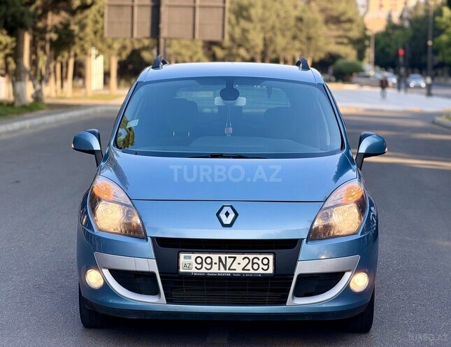 Renault Grand Scenic-5